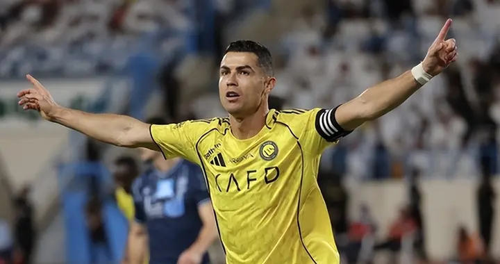 C罗斩968球！利雅得胜利2-0阿科多，豪取14连胜领跑沙特联