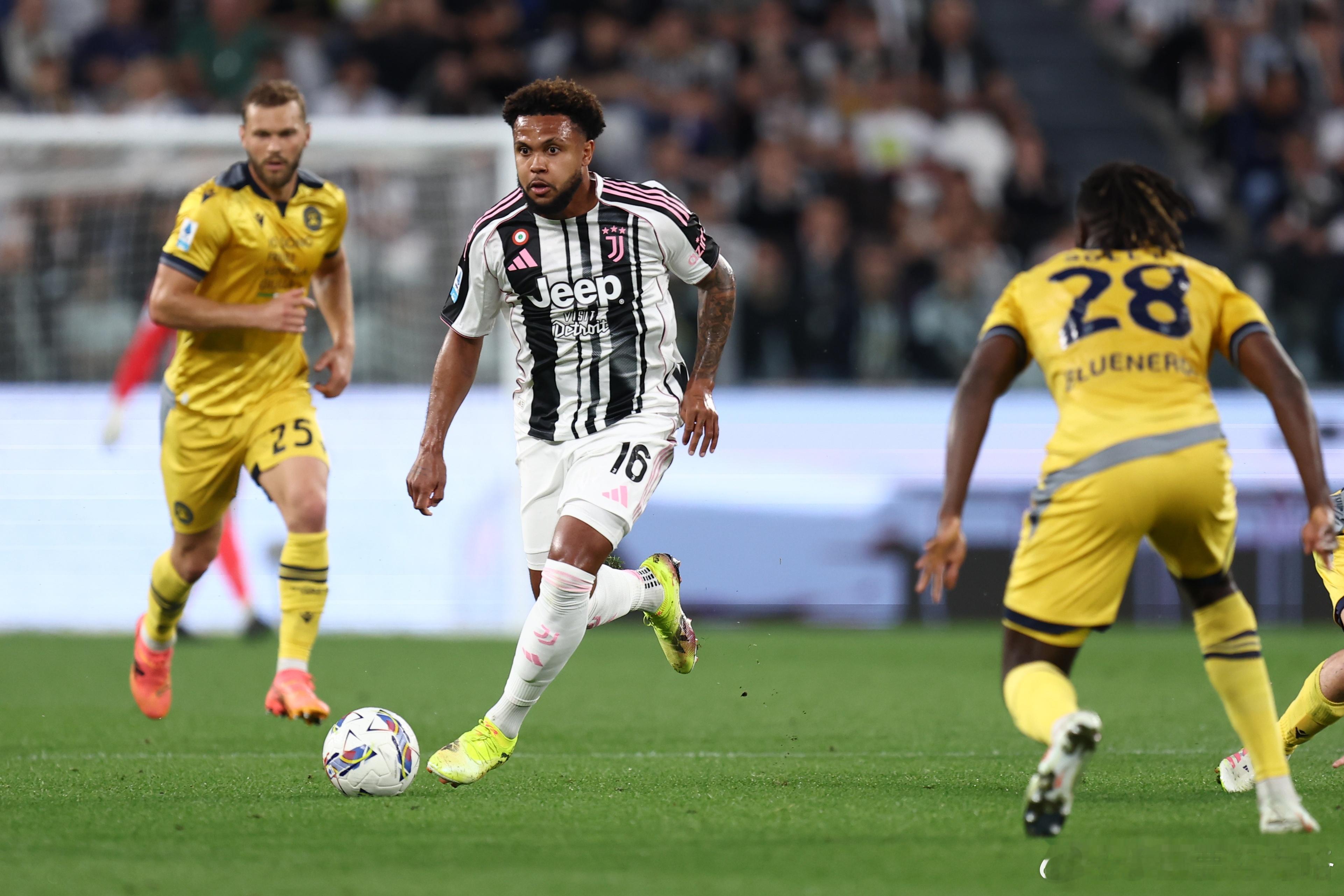 周六  意甲看法033  卡利亚里 VS 尤文图斯两队实力差距明显，但尤文图斯本