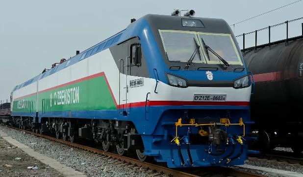 株洲电力机车厂为乌兹别克斯坦造的神车，最大功率达到了14400kw，型号O'Z1