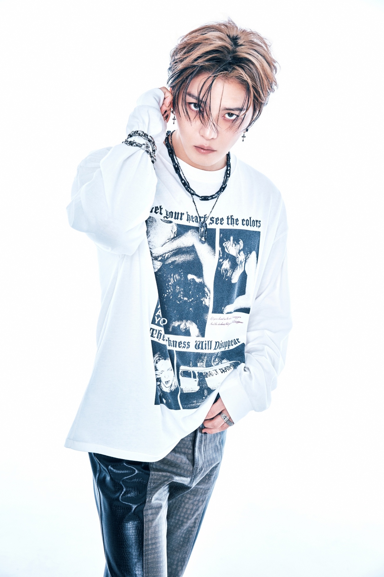 允在  【金在中，凭借新单曲《OASIS》登顶iTunes J-POP排行榜】歌