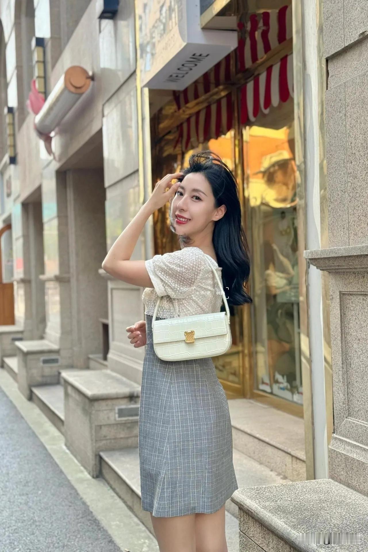 优雅都市风穿搭，精致时尚，尽显女性魅力！👗👜✨你眼中好看的女孩儿是什么样的 