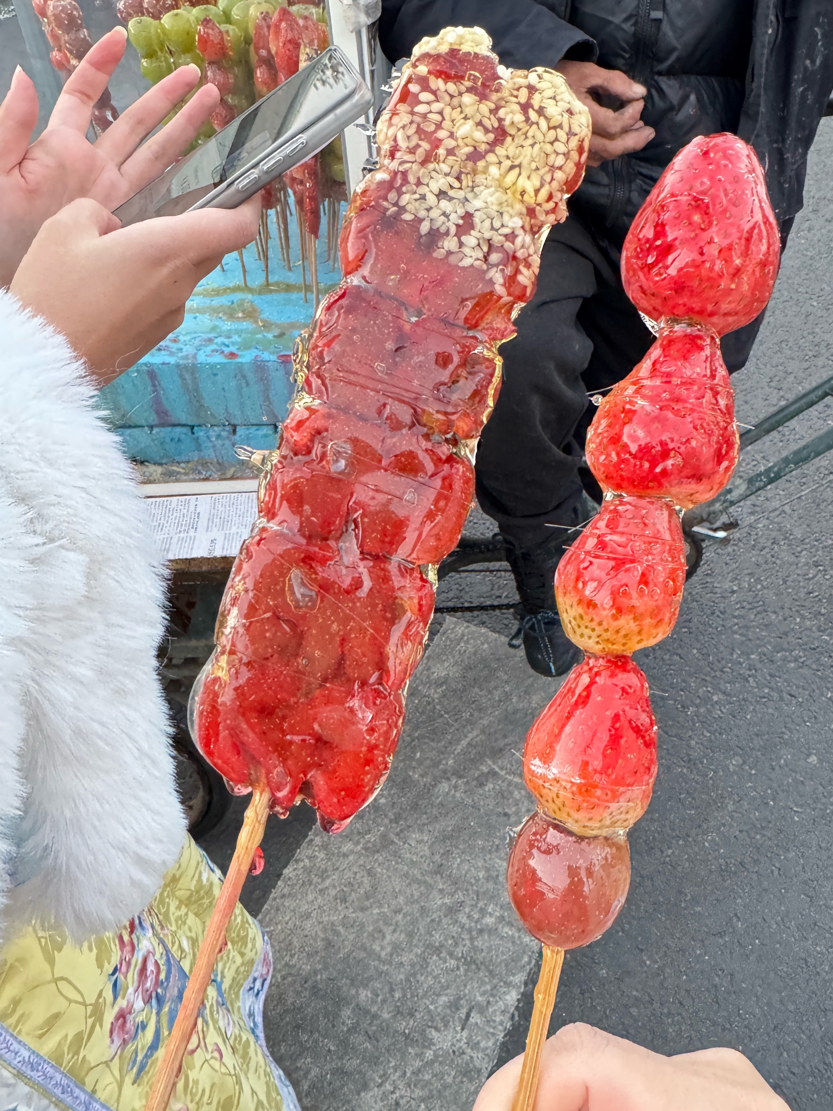 故宫外的糖葫芦！居然才三块一个