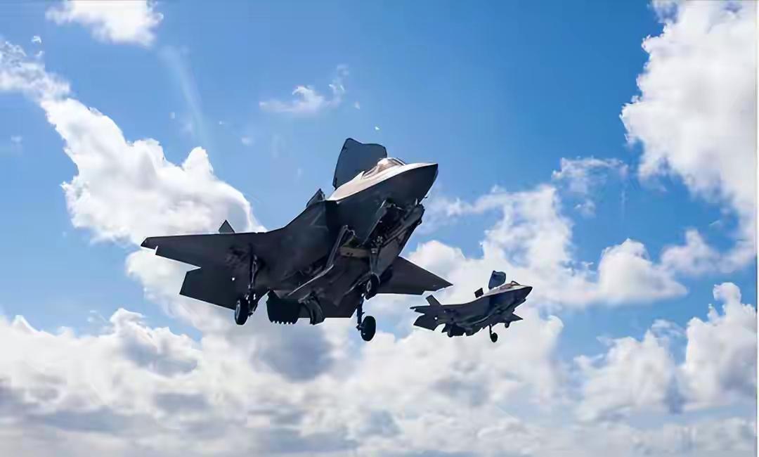 4万吨巨舰亮剑！电磁弹射歼-35满油出击，美日菲7国军演变陪练！
把美国和盟友等