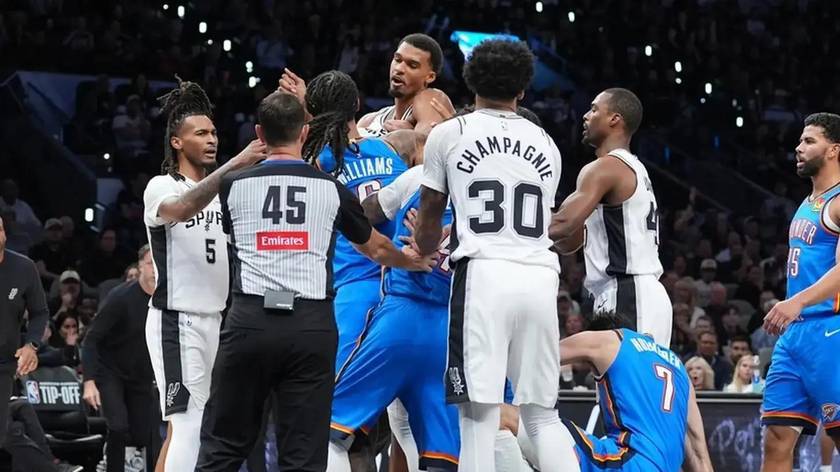 雷霆马刺大冲突NBA新赛季揭幕战，雷霆主场迎战马刺，延续上赛季西决抢七的宿敌恩怨