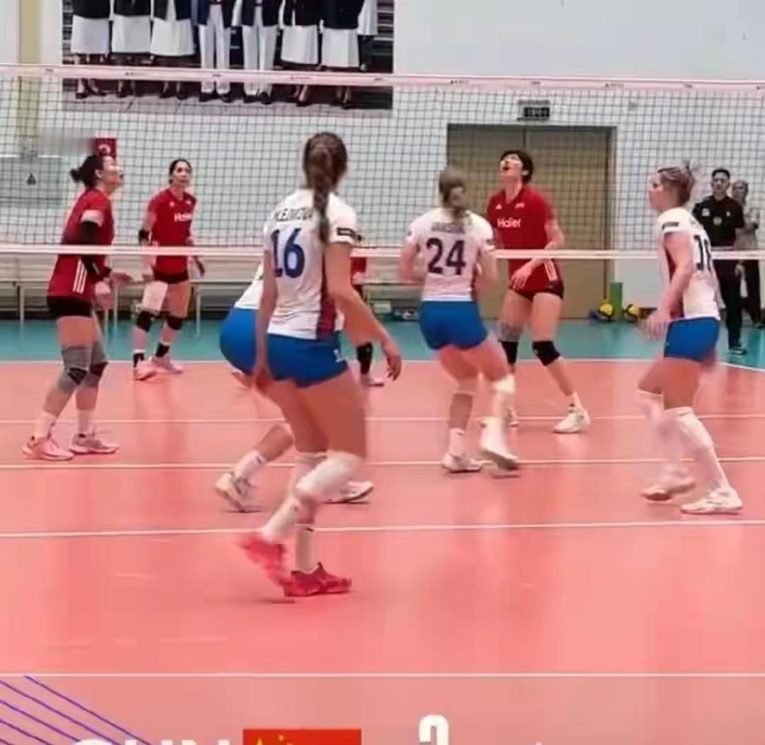 中国女排南京站成绩预测
     昨天中国女排和捷克女排进行了一场热身赛，从首发