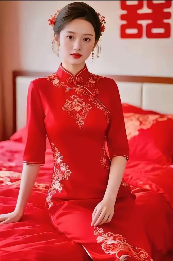 条件样样强，
选对如意郎。
吉日逢今天，
结婚入洞房。