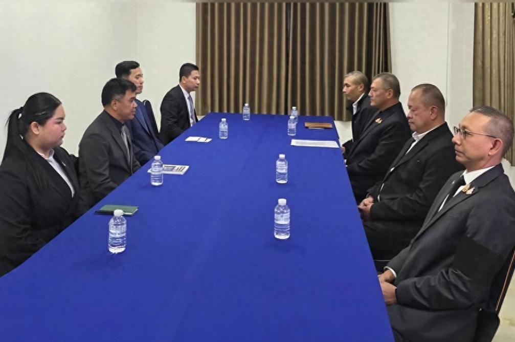 柬埔寨提四个停火条件，泰国谈了30分钟便退场，中美说话都不好使。

东盟外长会议