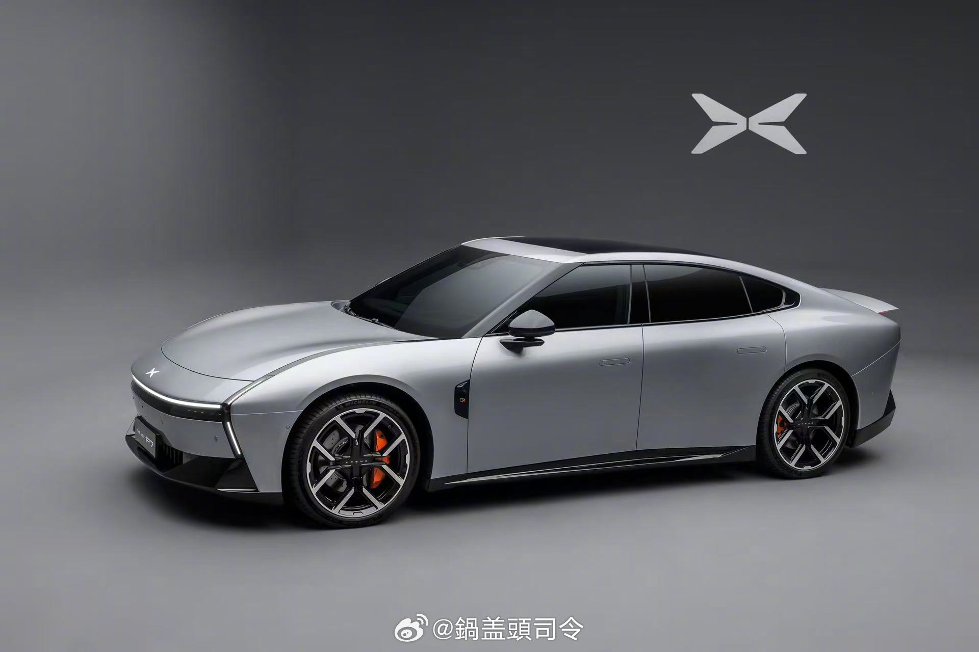 #全新小鹏P7开启预售#6分37秒小订10000台，看来大家很喜欢这个车。这么多
