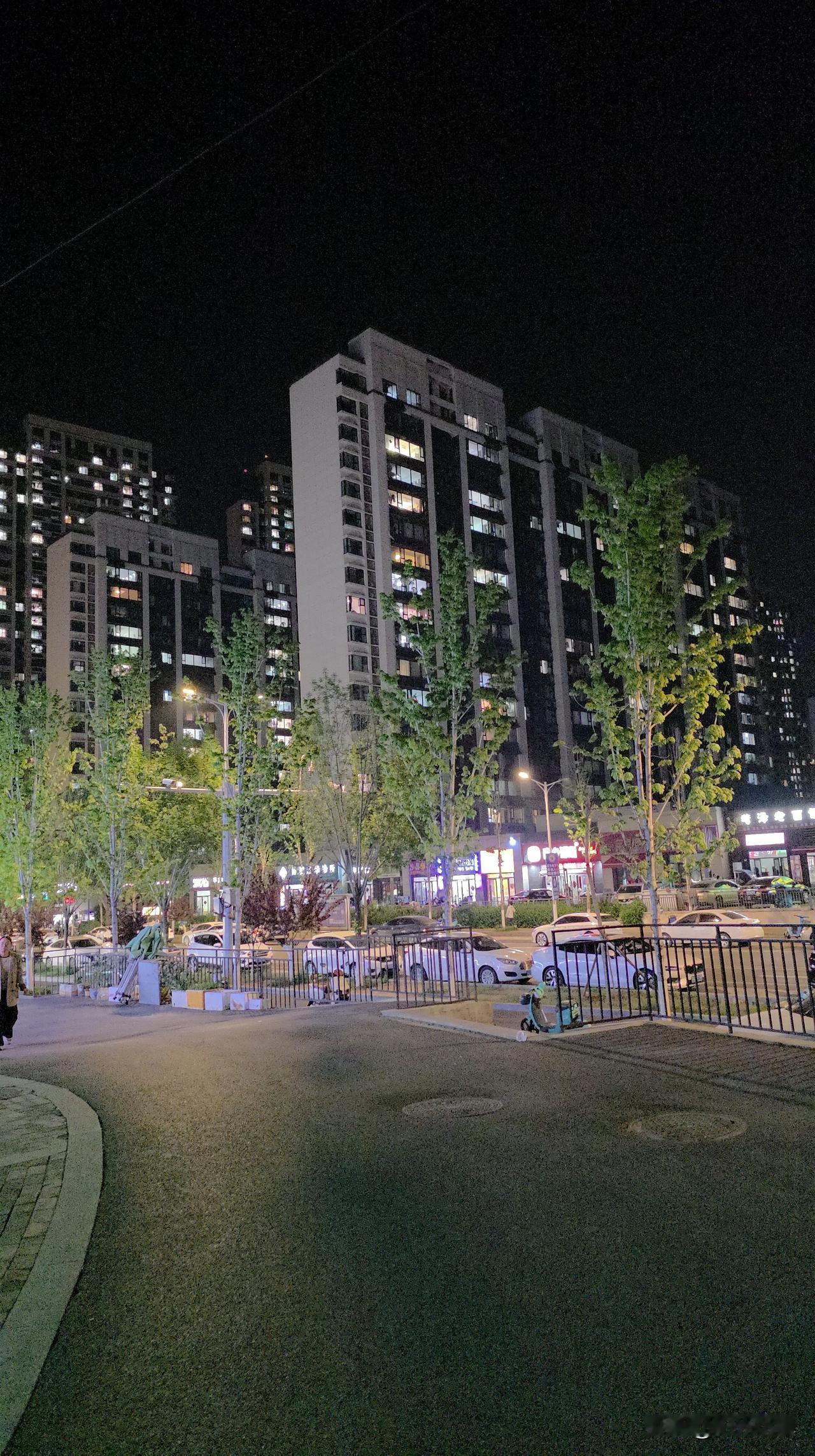 你信吗：认知越窄，偏见越深
 
所有的优越感和狂妄，本质上都源自无知。一个人见识