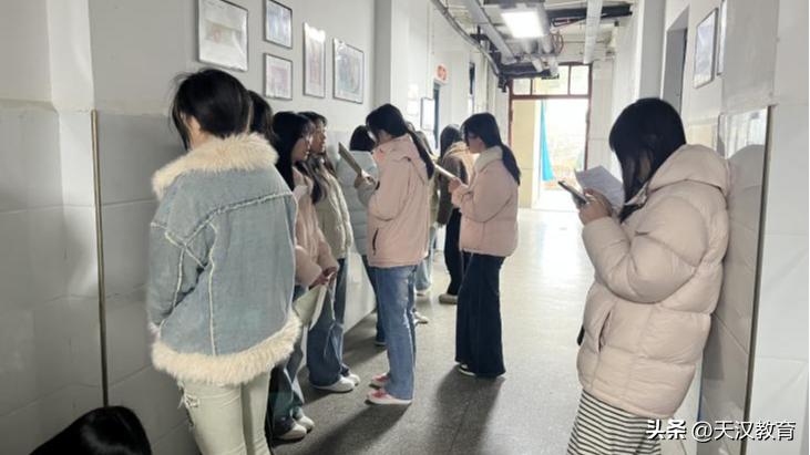 3月17日至19日，陕西省商业学校组织开展高职分类考试模拟面试活动。相关领导亲临