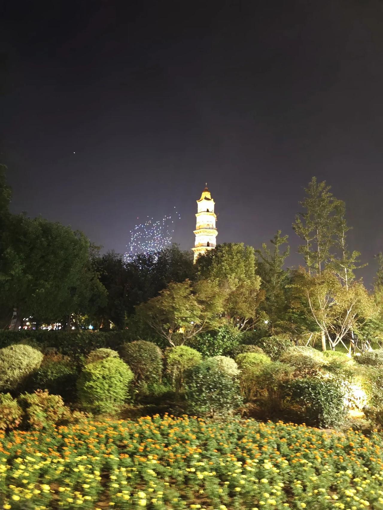 位于绍兴市越城区城市广场的大善塔，始建于梁天监三年（504年），是绍兴现存最古老