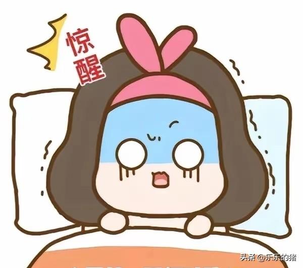 十几岁的时候去城里亲戚家，在门口的时候让换拖鞋，我当时穿的袜子两个大拇脚指头都有