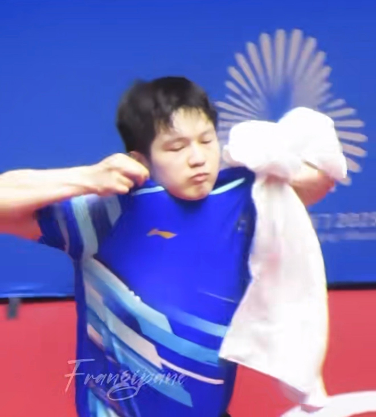 衣服坏😡😡😡 