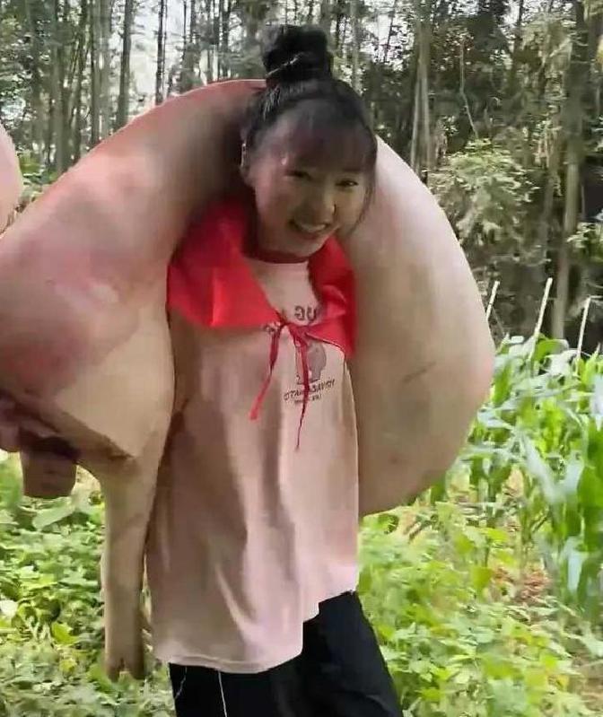 直接说阿玲和阿强这姐弟俩的故事吧，情形真不容易，他们从小过得可不是一般人能想象的