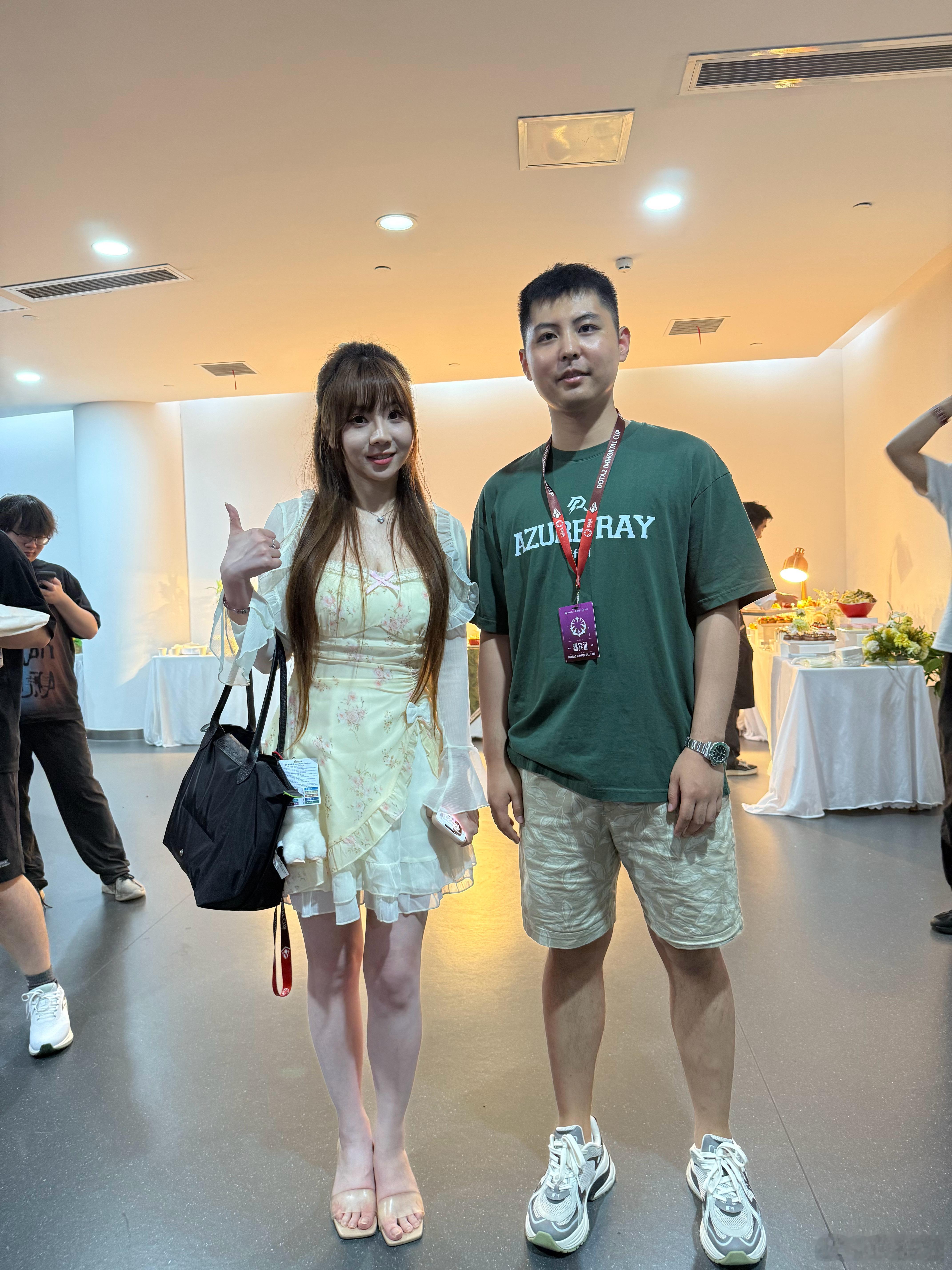 和网友面基了！ 本人超漂亮！dota2不朽杯 dota2 ​​​