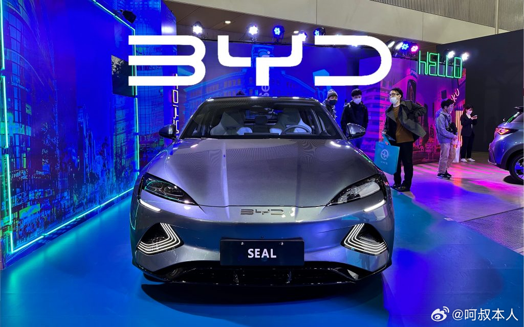 最严峻的考验来了！比亚迪被逼到墙角？ 6年前靠刀片电池一战封神，销量翻了10倍，