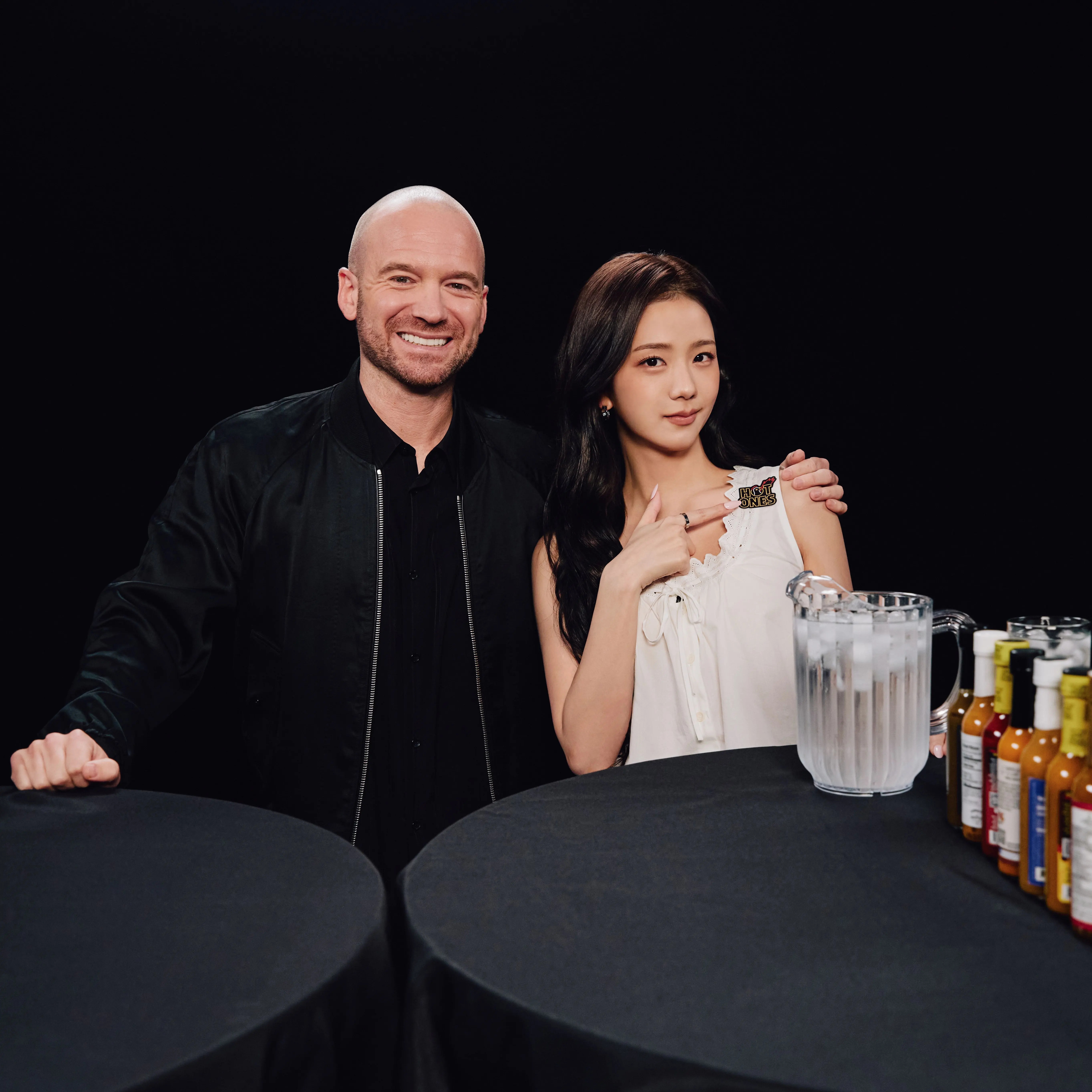 260731 First We Feast油管更新Jisoo相关图片🌶️🐰女