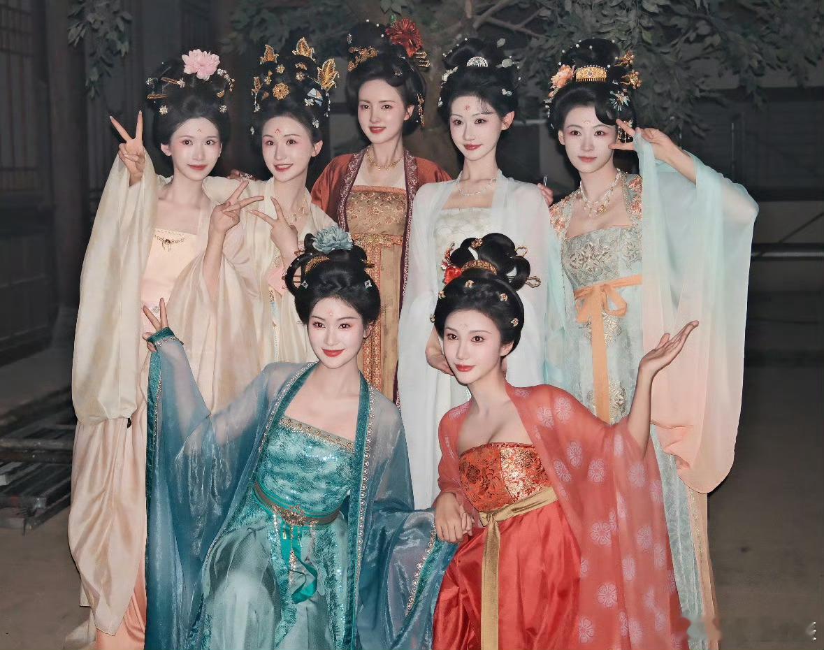 唐宫奇案之青雾风鸣 我的评分：白鹿长文谈壁上花唐宫奇案 👖尹涛导演拍得太绝！白