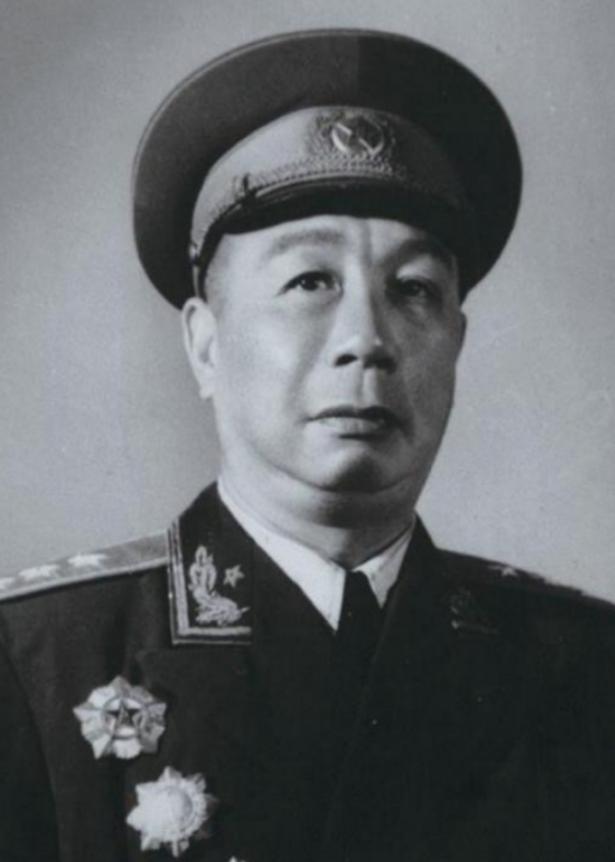 1980 年，开国上将陈士榘与妻子范淑琴经法院调解，正式离婚。两人养育了六个子女