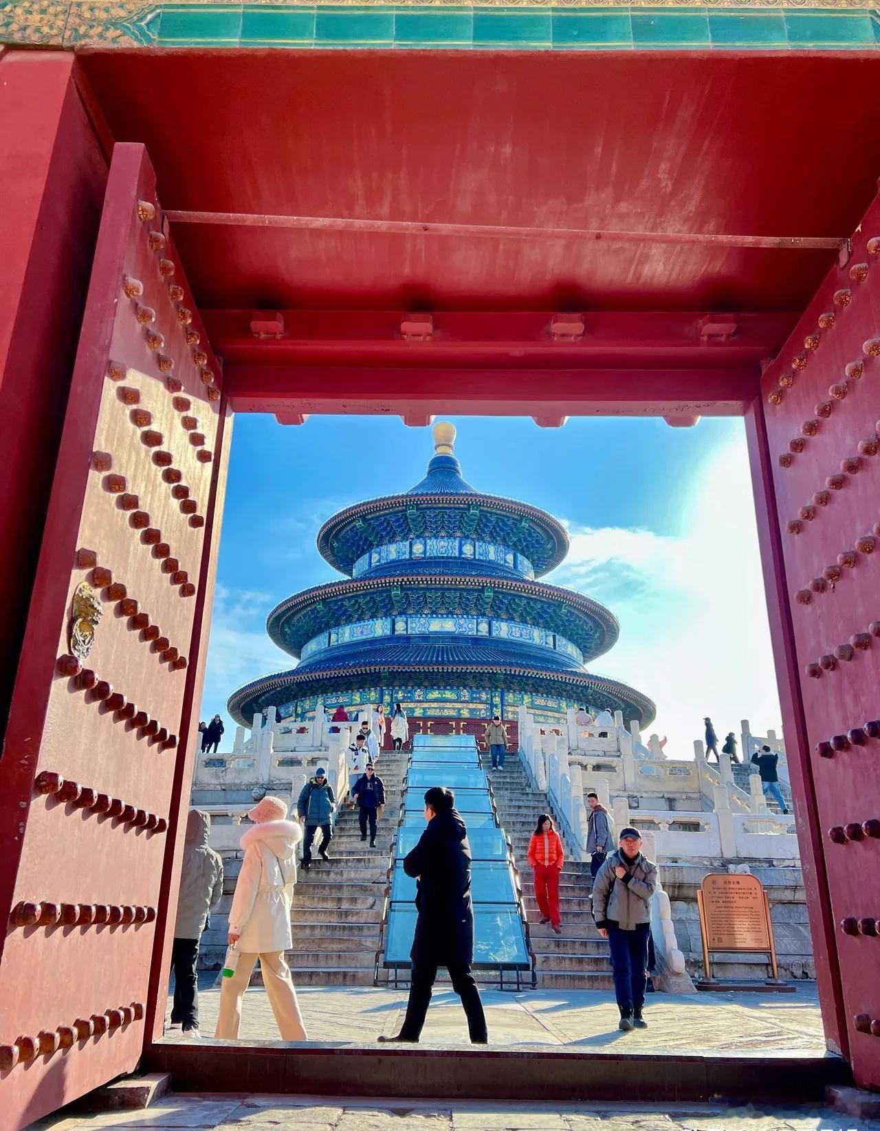 努力是一种生活状态，也并非是为了超越别人，而是给自己一个交代，愿你逢冬，多些温暖