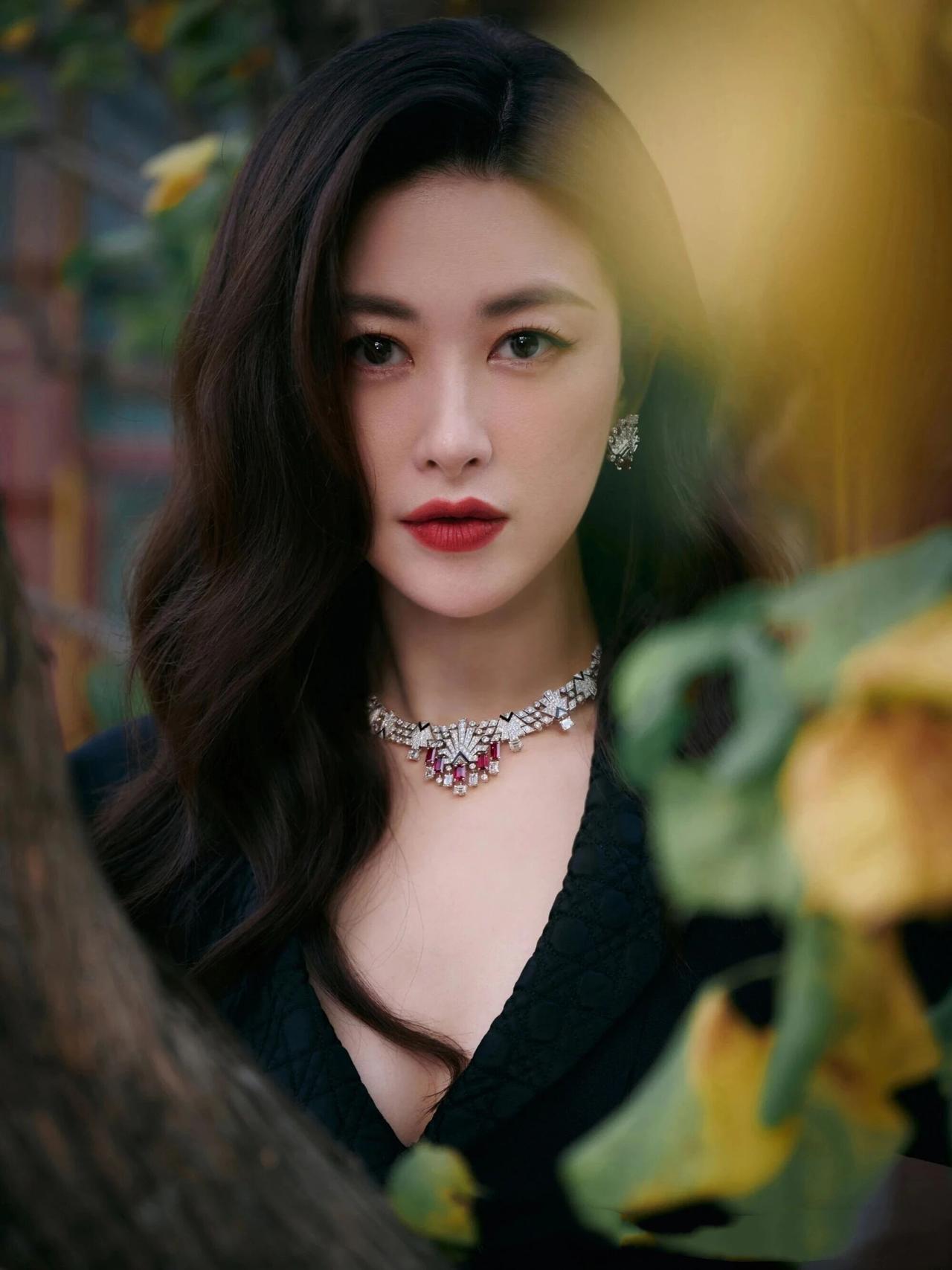 为什么她被称为“全球最美面孔”？