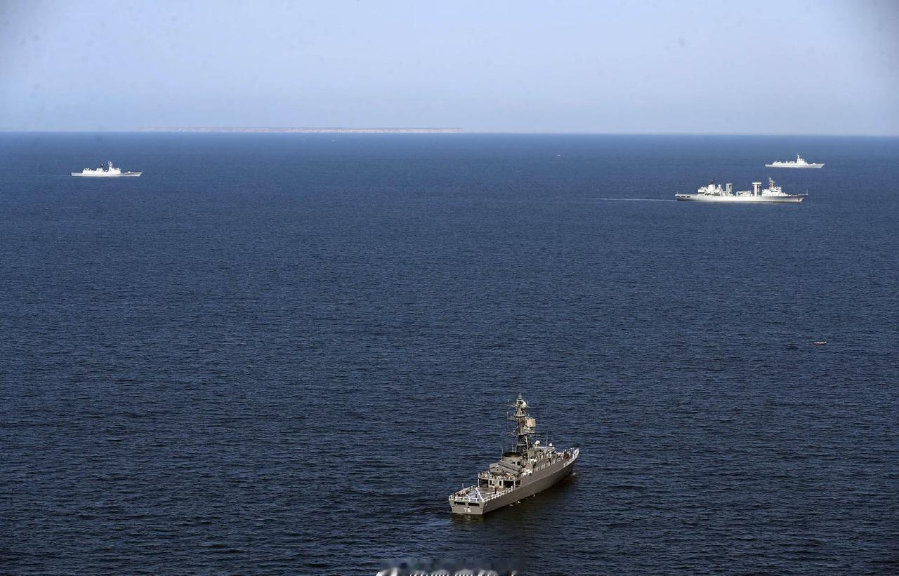 据韩国媒体报道，周二中俄进行联合空中巡逻时，共11架中俄军机进入韩国防空识别区，