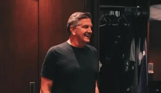 今日NBA常规赛，。本场第一节比赛，森林狼球员安东尼-爱德华兹被断球裁判未有吹罚