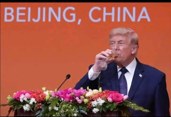 饮酒本是生活中的寻常现象。然而，对于美国总统特朗普而言，这却令人颇感意外，这是为