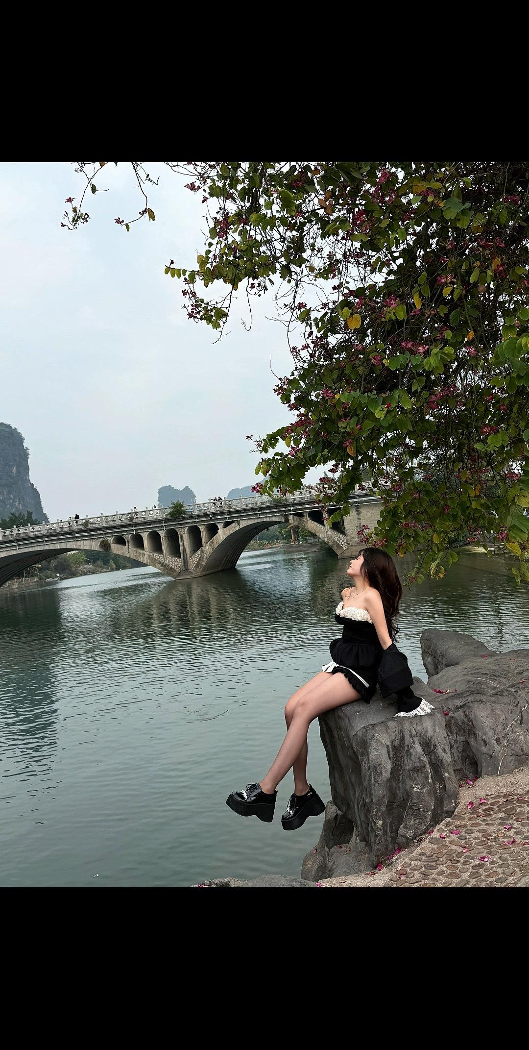 人最累的 从来不是身体 而是堵在心里的那些情绪 比任何劳累都室息