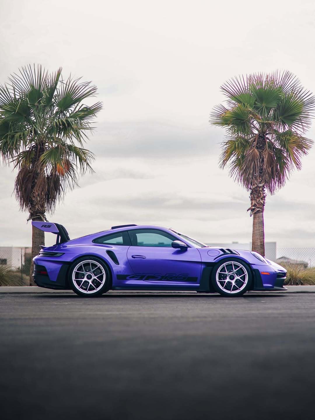 保时捷 Porsche 992 GT3 RS，这个紫色怎么样？ 