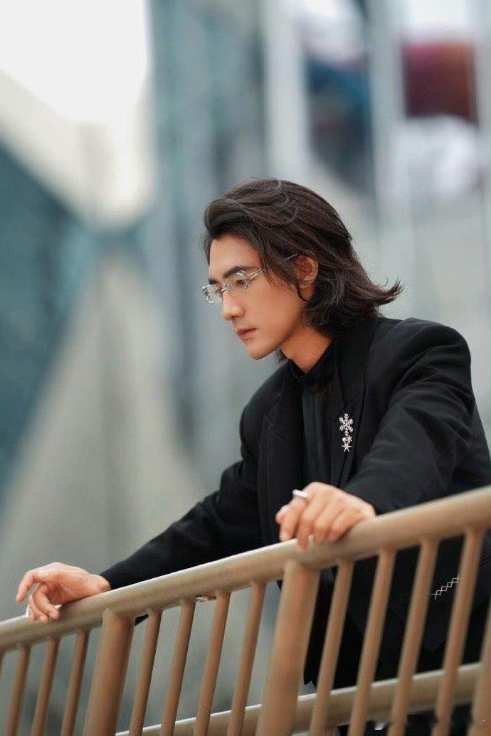 此沙的签名居然比贪吃蛇还长    起猛了！第一次见签名自带弹幕长度的！此沙你是懂