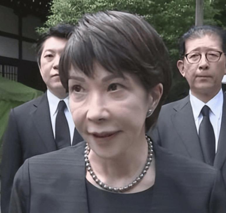 能收拾高市早苗的人终于出手了！原来高市早苗不怕中国施压，不怕在野党发难，连支持率