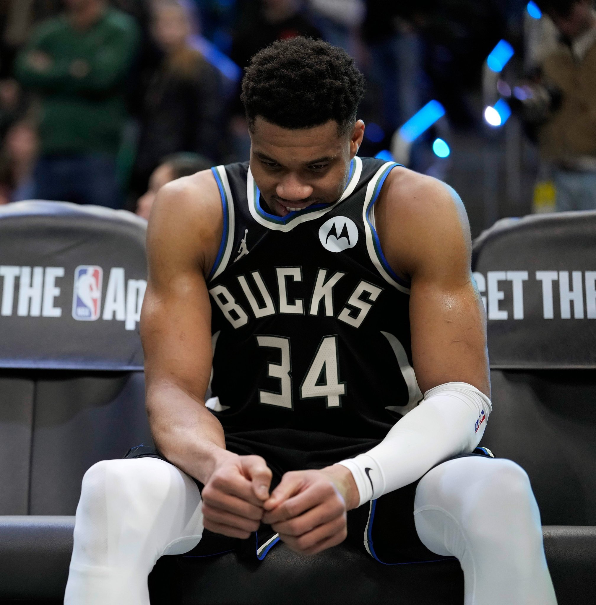 一些潜在追求者对字母哥的下份四年2.75亿美元合同持谨慎态度 