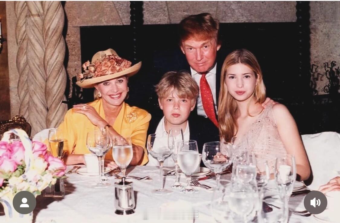 特朗普和女儿伊万卡，小男孩应该就是大儿子小特朗普  