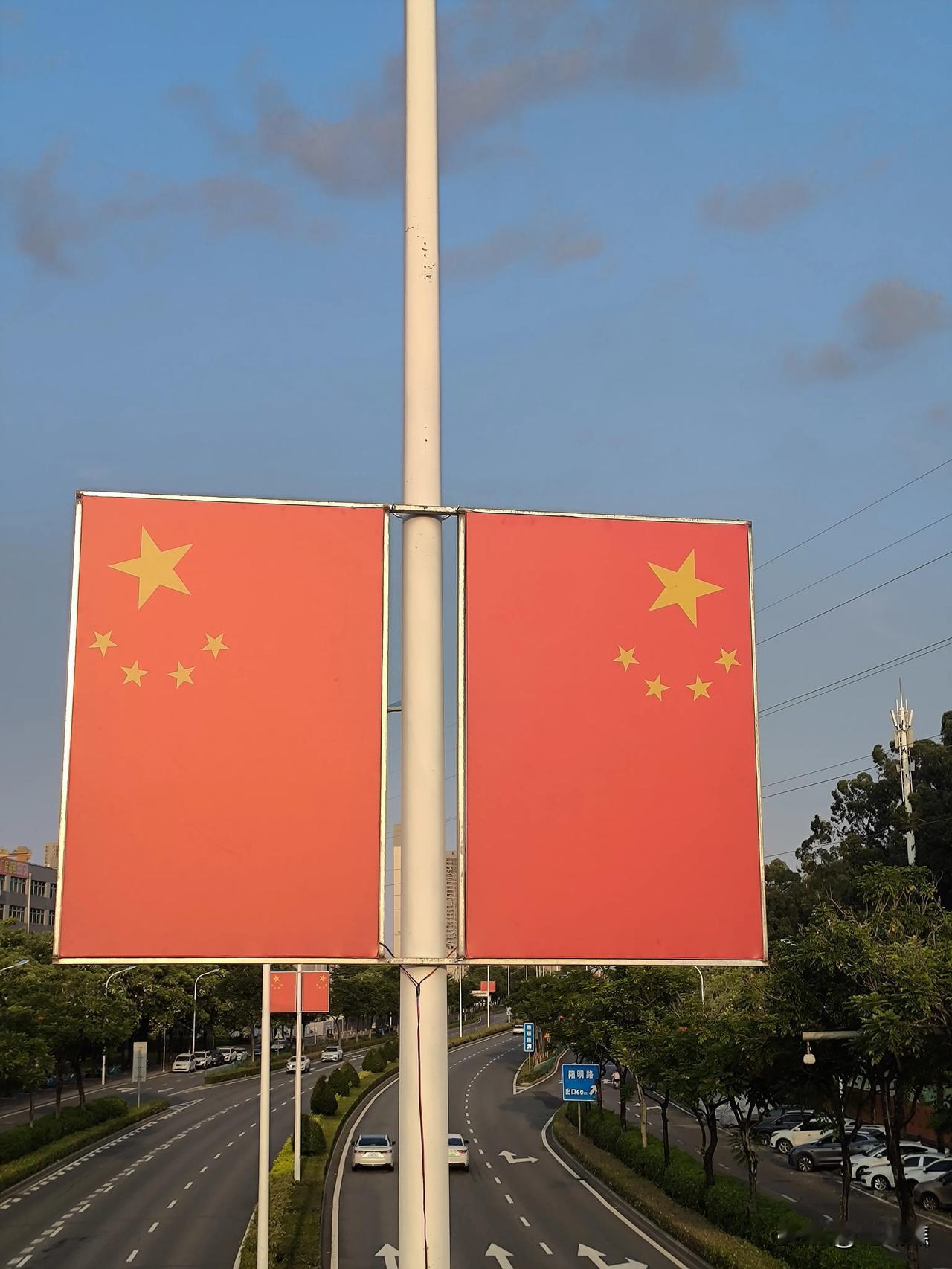 中国人的乡愁情结……

中国人的乡愁情结，是刻在骨血里的文化基因。它不似西方人那