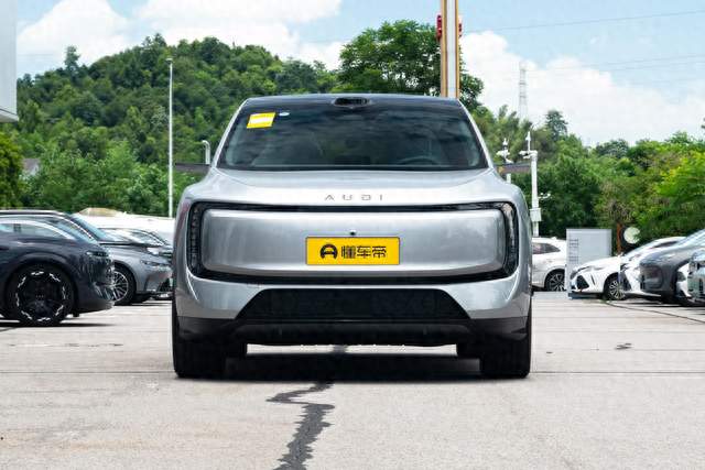 体验奥迪E7X先锋智能远航版：均衡实用的豪华电动SUV