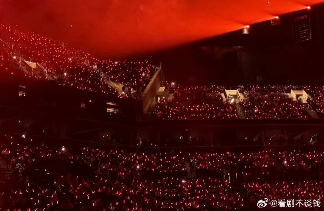 汪苏泷纽约上座率汪苏泷就是牛，满满的全是歌迷，太棒了 