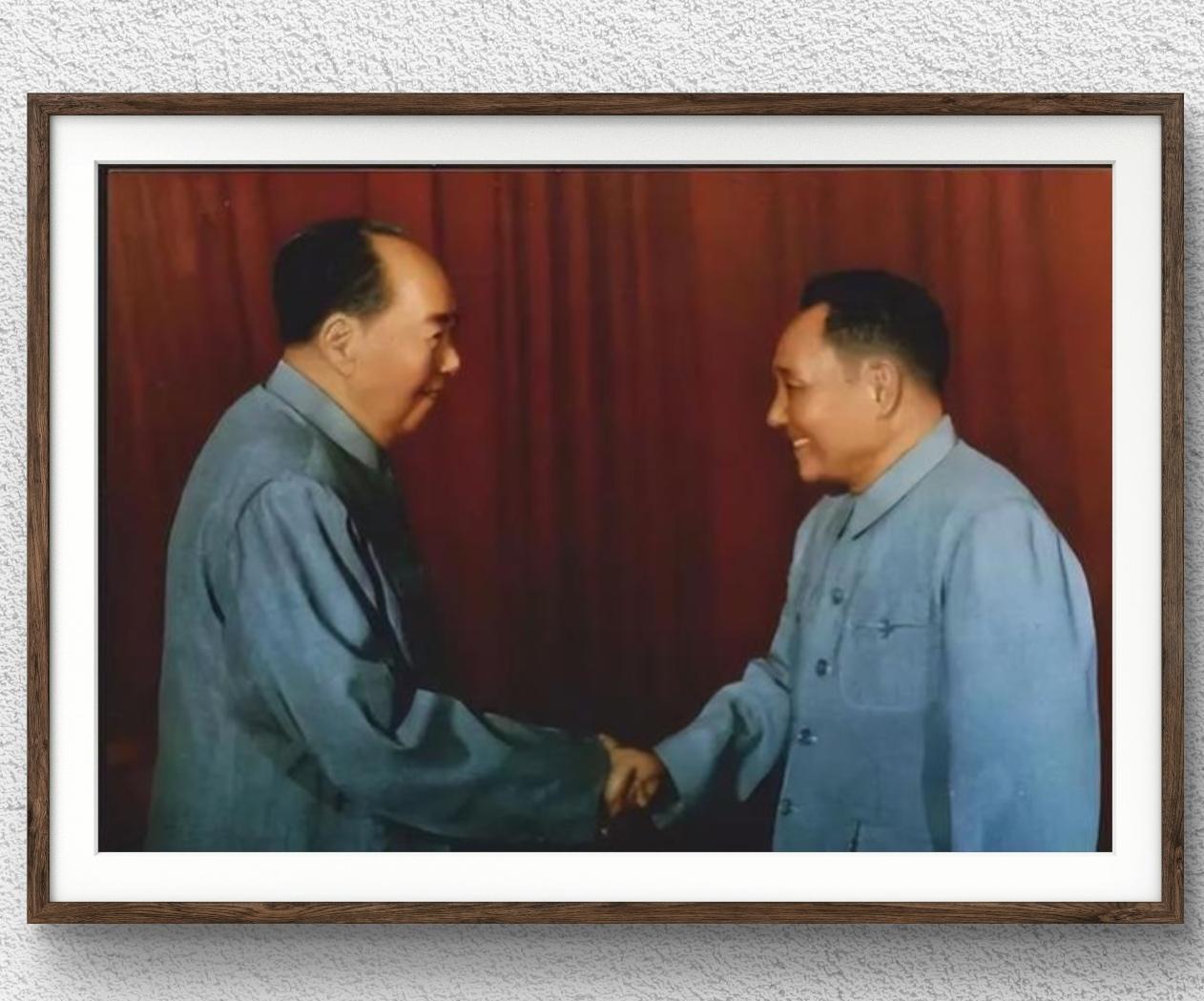 毛主席是人民心中永远的丰碑，两位巨人有力的握手，中国有了发展的方向，我中华民族一
