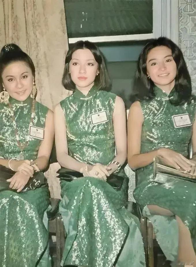 中间这位是谁？她气质居然比旁边的林青霞还要吸引人！ 