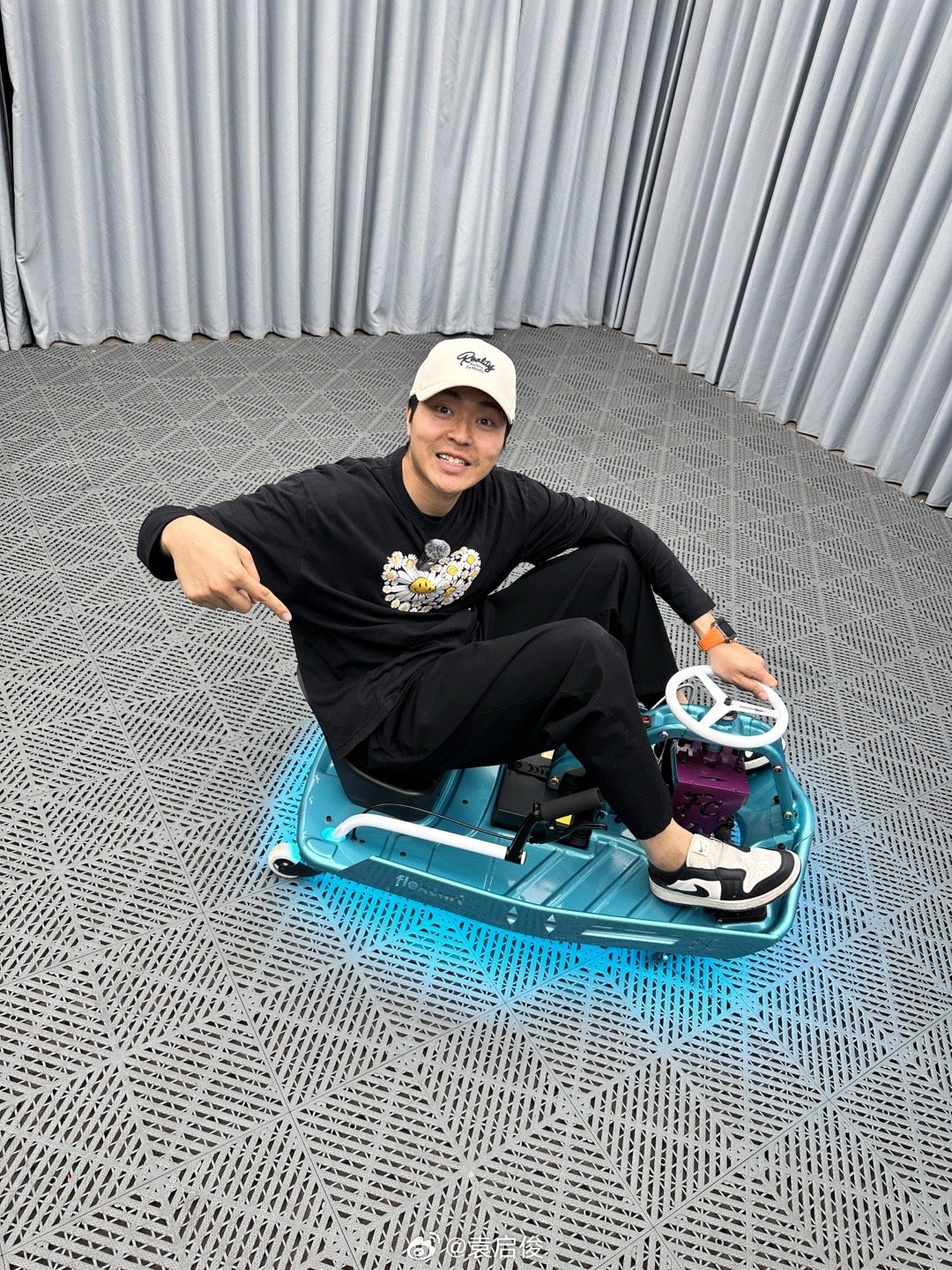 新玩具到了！从今天开始随时随地解锁漂移依旧保持“平替”作风，祖国版这性价比真没得