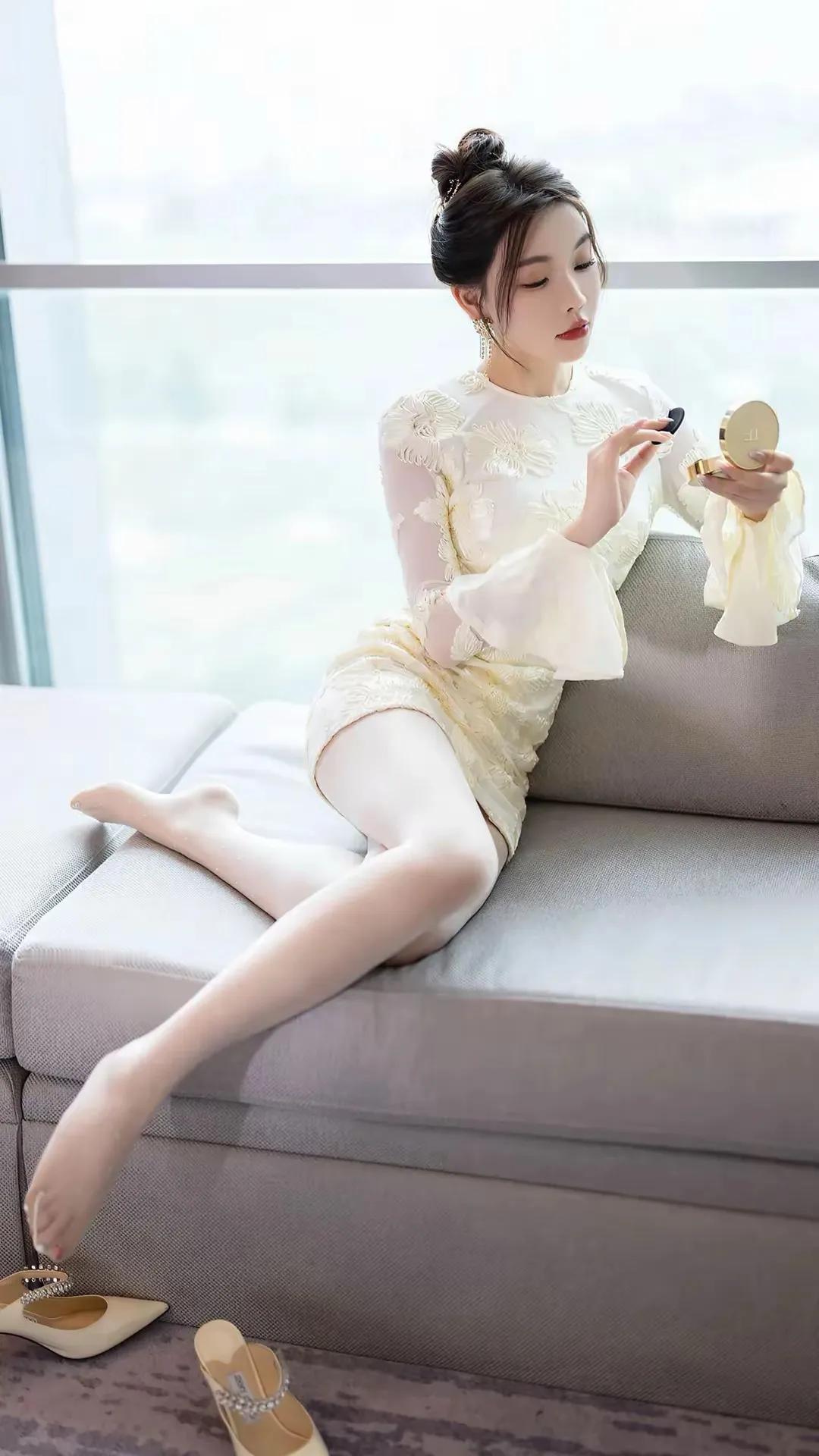 女神芝芝，白裙天使，无敌身材