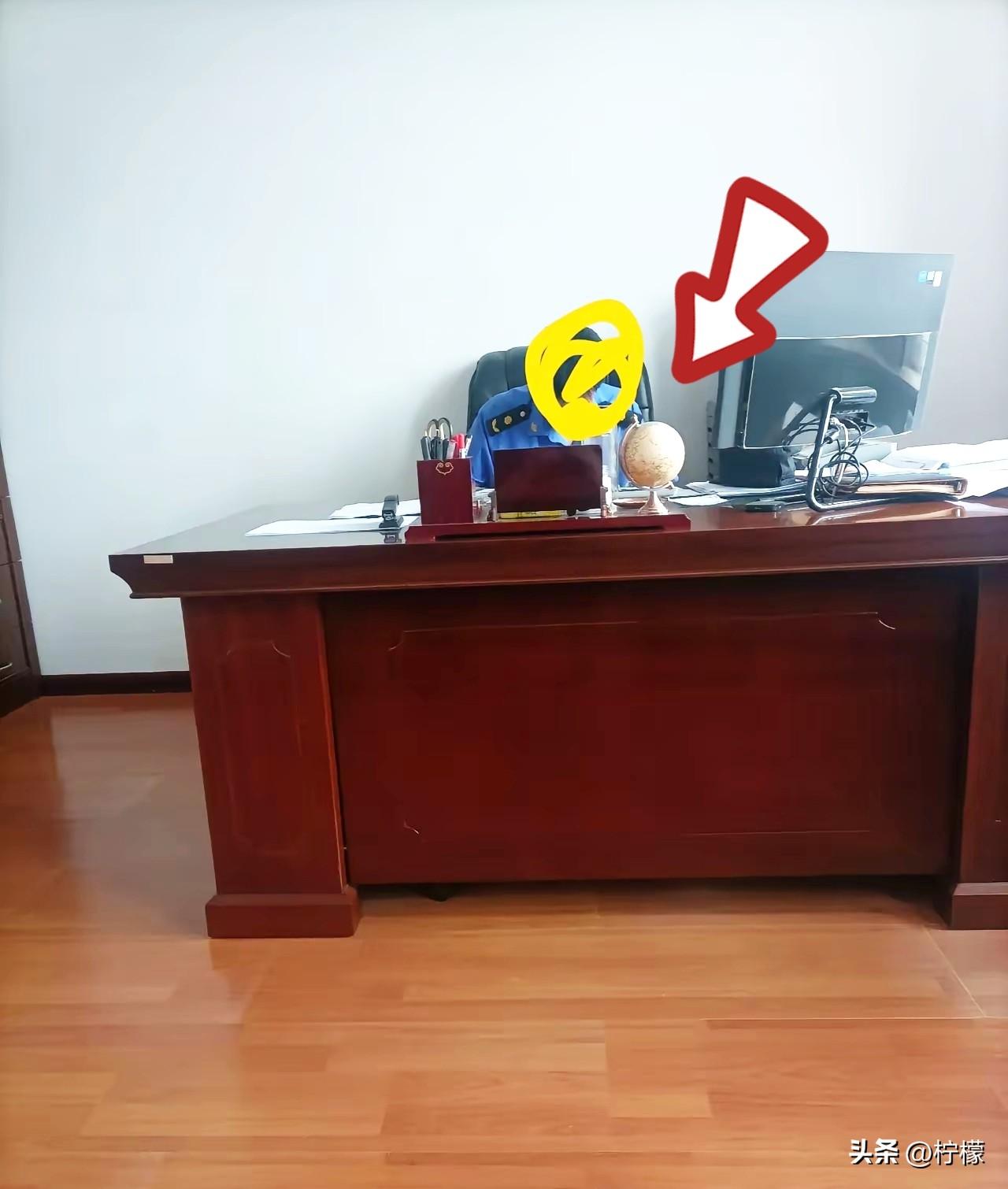 一个人在单位，
最靠谱的生存准则就是：
把工作干漂亮，把嘴管严。第一，拿结果说话