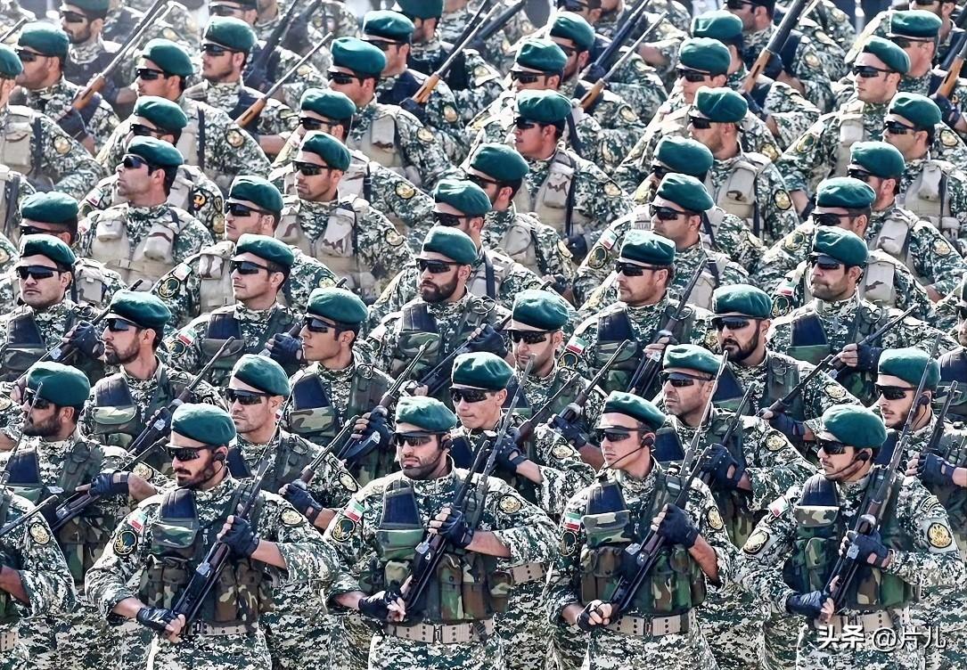 最新消息！伊朗军方表态坚决拥护。刚刚，伊朗革命卫队向外界发布声明称，坚决支持和拥