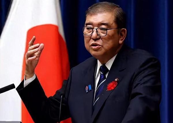 石破茂捅破日本遮羞布：当年打美国就是找死，现在还想重蹈覆辙？
 
日本前首相石破