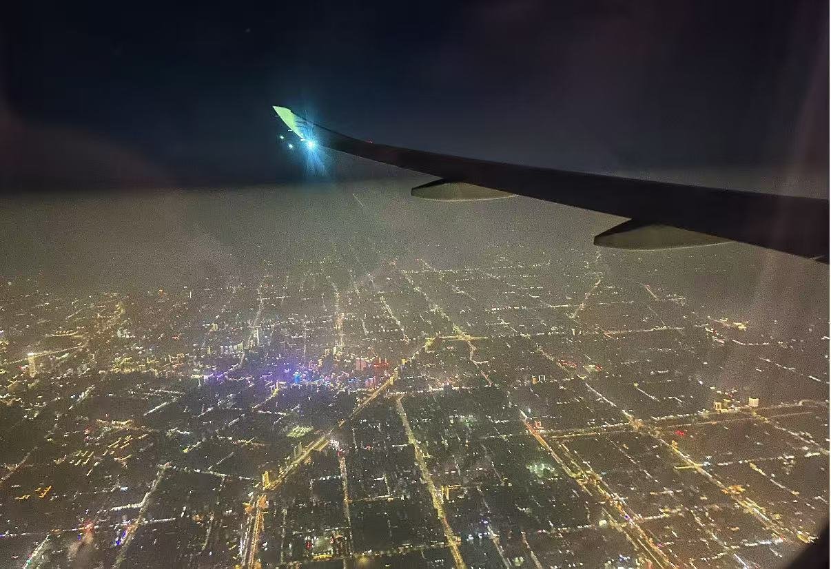 记录国产大飞机10年 08年的春运，因为气候原因导致很多归乡群众滞留火车站，这个