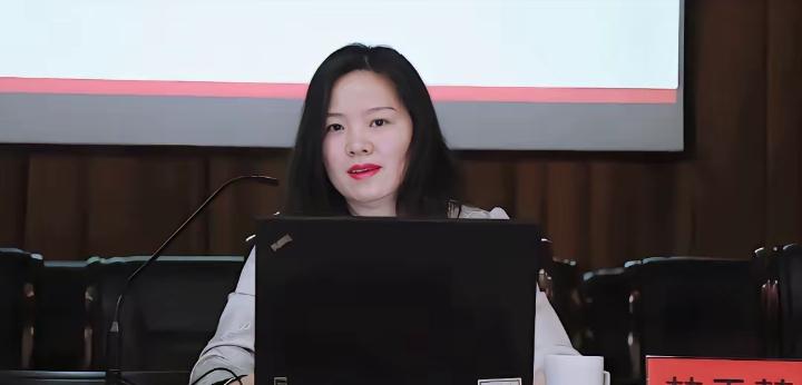 楚天慧被“双开”，其违法违纪问题也得以披露。作为在河南证监局长期深耕的她，可以说