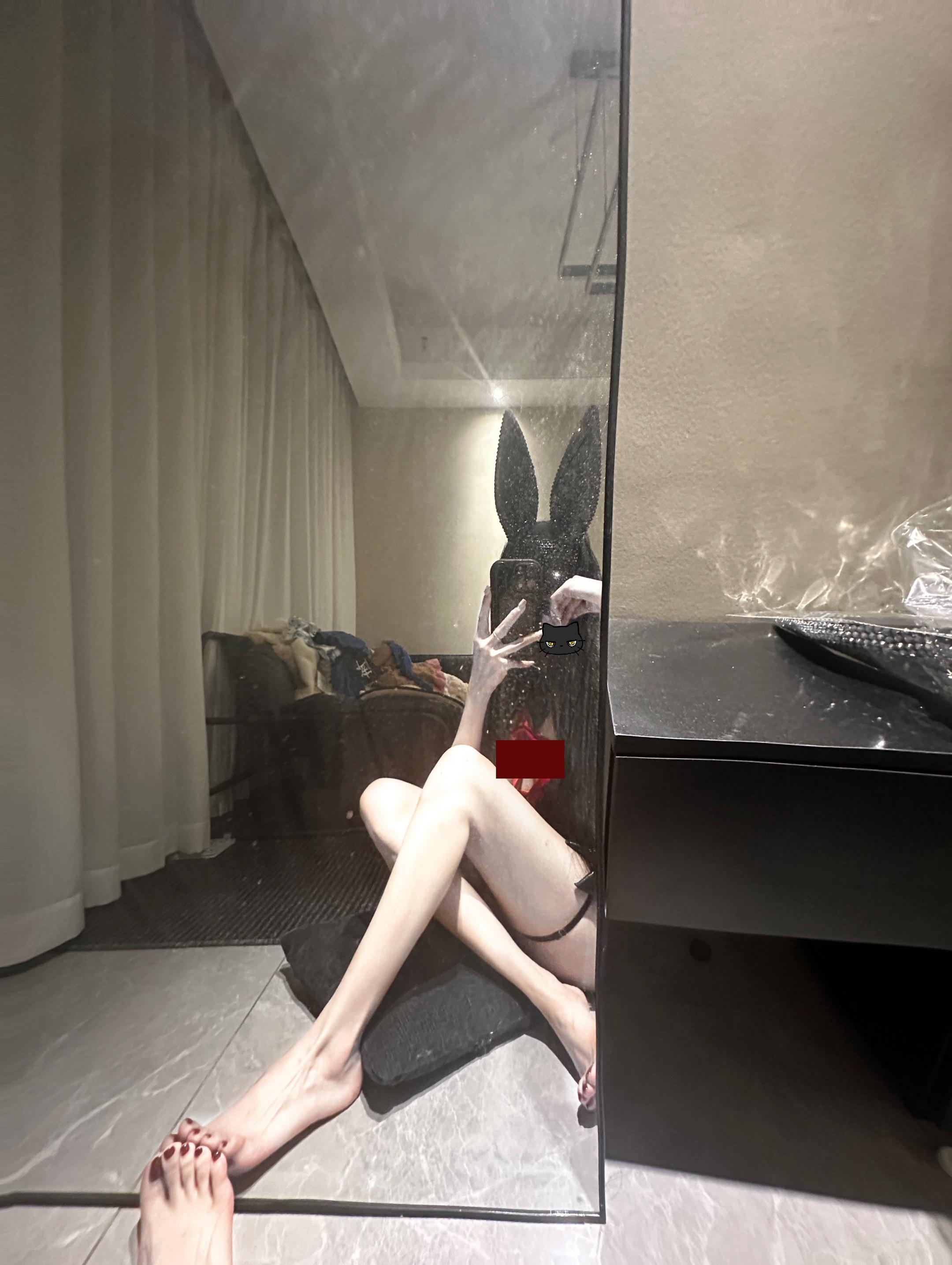 怎么 你的一厢情愿也要我负责吗