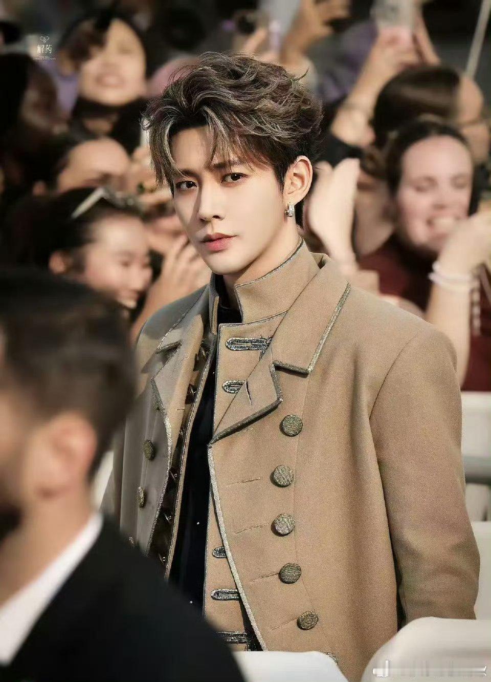 邓为人民日报特邀星推官邓为人民日报特邀星推官，跟着为为一起一条vlog回顾202