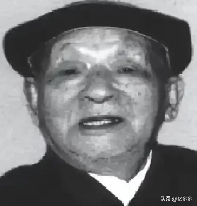 1932年，战士王盛荣拼着性命，在敌人的枪口下掩护毛主席脱离险境，是实打实立下大