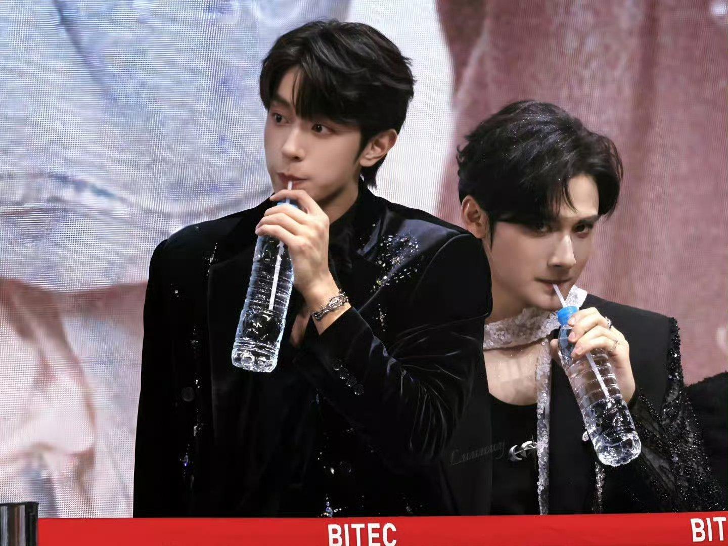 我有3张图要发😋 评论投稿额萌娘身后男鬼一张 